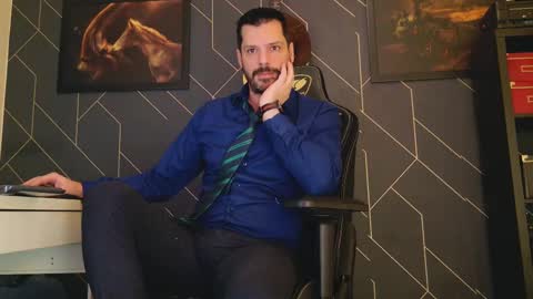 Snapshot of aaronbomer chatting on 02.10.25 Aaron online show from 02.10.25