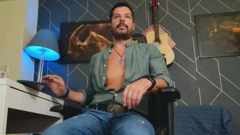 Snapshot of aaronbomer chatting on 09.11.25 Aaron online show from 09.11.25