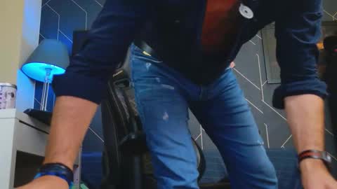 Snapshot of aaronbomer chatting on 09.13.25 Aaron online show from 09.13.25