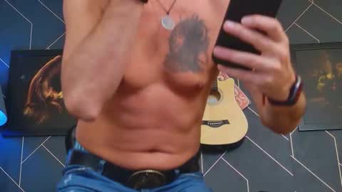 Snapshot of aaronbomer chatting on 09.16.25 Aaron online show from 09.16.25