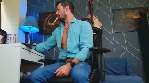 Snapshot of aaronbomer chatting on 09.18.25 Aaron online show from 09.18.25