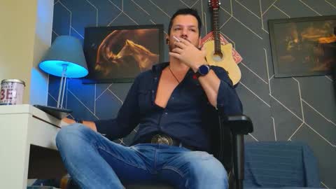 Snapshot of aaronbomer chatting on 09.22.25 Aaron online show from 09.22.25