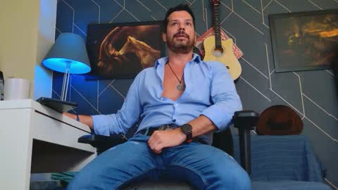 Snapshot of aaronbomer chatting on 09.25.25 Aaron online show from 09.25.25