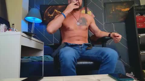 Snapshot of aaronbomer chatting on 09.27.25 Aaron online show from 09.27.25