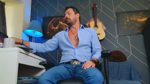 Snapshot of aaronbomer chatting on 09.27.25 Aaron online show from 09.27.25