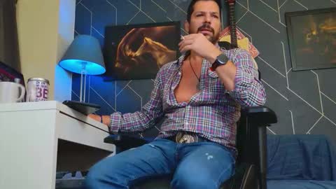 Snapshot of aaronbomer chatting on 09.29.25 Aaron online show from 09.29.25