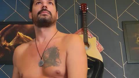 Snapshot of aaronbomer chatting on 10.08.25 Aaron online show from 10.08.25