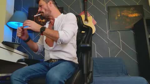 Snapshot of aaronbomer chatting on 10.21.25 Aaron online show from 10.21.25