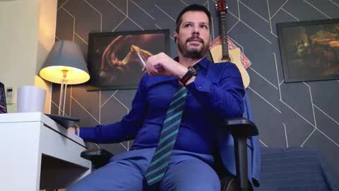 Snapshot of aaronbomer chatting on 11.07.25 Aaron online show from 11.07.25