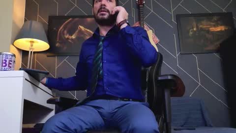 Snapshot of aaronbomer chatting on 11.12.25 Aaron online show from 11.12.25