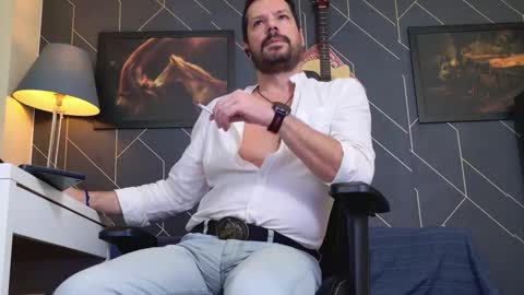 Snapshot of aaronbomer chatting on 11.15.25 Aaron online show from 11.15.25