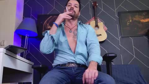 Snapshot of aaronbomer chatting on 11.27.25 Aaron online show from 11.27.25