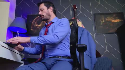 Snapshot of aaronbomer chatting on 11.30.25 Aaron online show from 11.30.25