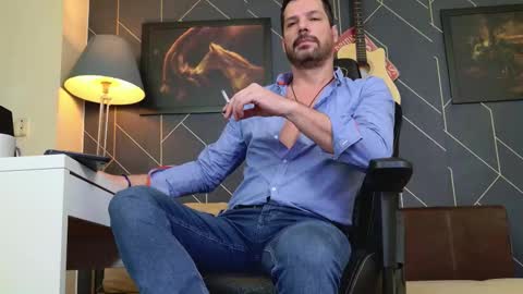 Snapshot of aaronbomer chatting on 12.23.25 Aaron online show from 12.23.25