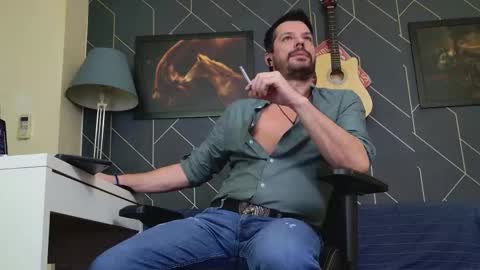 Snapshot of aaronbomer chatting on 01.12.26 Aaron online show from 01.12.26