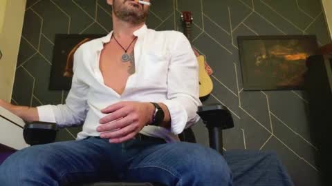 Snapshot of aaronbomer chatting on 04.01.26 Aaron online show from 04.01.26