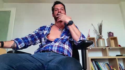 Snapshot of aaronbomer chatting on 05.04.26 Aaron online show from 05.04.26