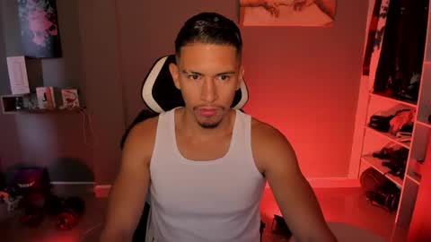 Snapshot of aaronfox_ chatting on 05.08.26 AARON online show from 05.08.26