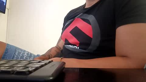 Snapshot of aaronhunter__ chatting on 01.11.25 ig aaron hunter123 online show from 01.11.25