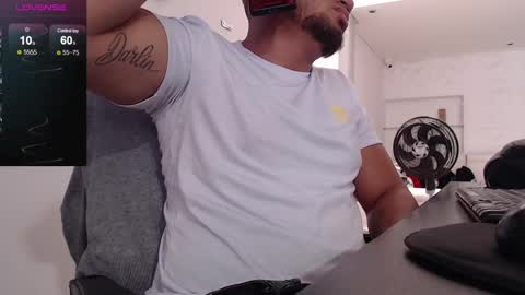 Snapshot of aaronhunter__ chatting on 02.10.25 ig aaron hunter123 online show from 02.10.25