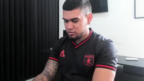 Snapshot of aaronhunter__ chatting on 02.16.26 ig aaron hunter123 online show from 02.16.26