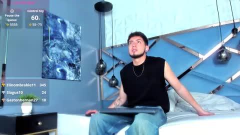 Snapshot of aaronpiers chatting on 11.07.25 aaronpiers online show from 11.07.25