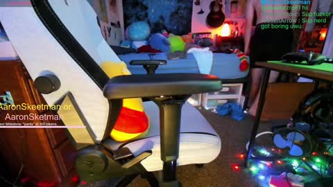 Snapshot of aaronskeetman chatting on 12.27.24 Aaron Skeetman online show from 12.27.24