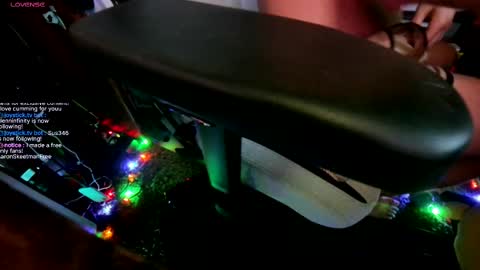 Snapshot of aaronskeetman chatting on 09.17.25 Aaron Skeetman online show from 09.17.25