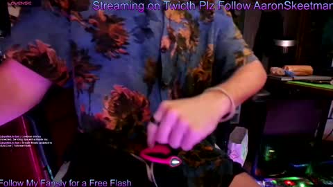 Snapshot of aaronskeetman chatting on 11.17.25 Aaron Skeetman online show from 11.17.25