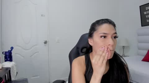 Snapshot of abbey_walker chatting on 01.23.25 abbey_walker online show from 01.23.25