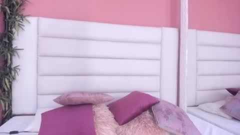 Snapshot of abbey_walker chatting on 02.02.25 abbey_walker online show from 02.02.25