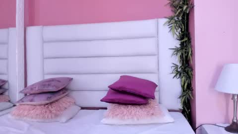 Snapshot of abbey_walker chatting on 03.02.25 abbey_walker online show from 03.02.25