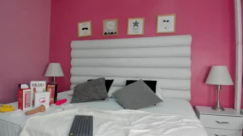 Snapshot of abbey_walker chatting on 09.09.25 abbey_walker online show from 09.09.25