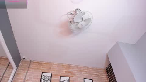 Snapshot of abbey_walker chatting on 11.06.25 abbey_walker online show from 11.06.25