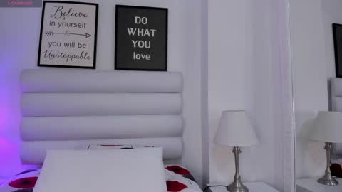 Snapshot of abbey_walker chatting on 01.12.26 abbey_walker online show from 01.12.26