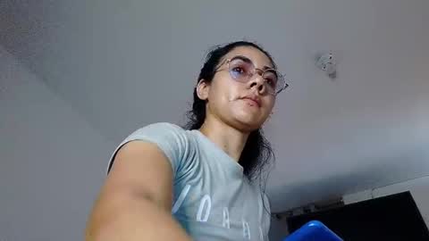 Snapshot of abbi_moon chatting on 03.05.25 Martina online show from 03.05.25