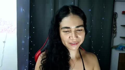 Snapshot of abbi_moon chatting on 12.01.25 Martina online show from 12.01.25