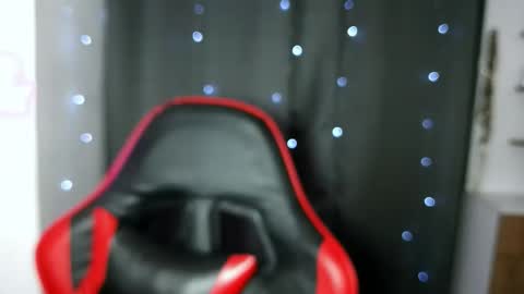 Snapshot of abbi_moon chatting on 12.19.25 Martina online show from 12.19.25