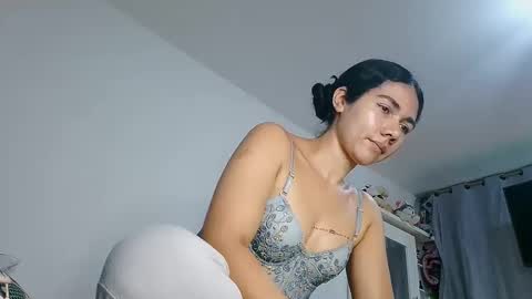 Snapshot of abbi_mooncb chatting on 01.20.25 Abbi mooncb online show from 01.20.25