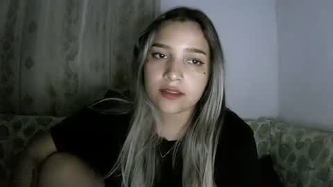 Snapshot of abbie_23 chatting on 03.10.26 Abbie cute online show from 03.10.26