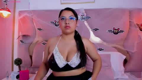 Snapshot of abbiejones_ chatting on 10.17.25 abbiejones_ online show from 10.17.25