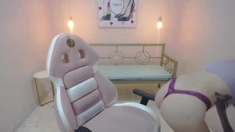 Snapshot of abby_collinss_x chatting on 01.09.26 Abby online show from 01.09.26