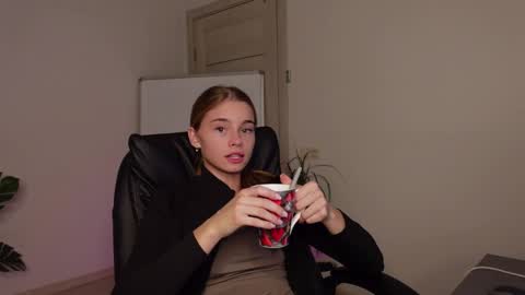 Snapshot of abby_laker chatting on 12.04.24 ABBY LAKER online show from 12.04.24