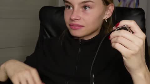 Snapshot of abby_laker chatting on 12.14.24 ABBY LAKER online show from 12.14.24