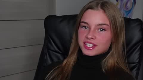 Snapshot of abby_laker chatting on 12.17.24 ABBY LAKER online show from 12.17.24