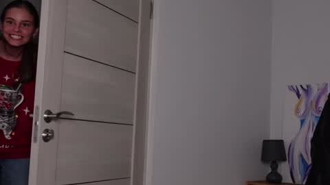 Snapshot of abby_laker chatting on 12.23.24 ABBY LAKER online show from 12.23.24