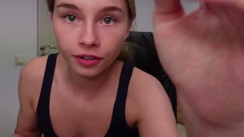 Snapshot of abby_laker chatting on 12.28.24 ABBY LAKER online show from 12.28.24