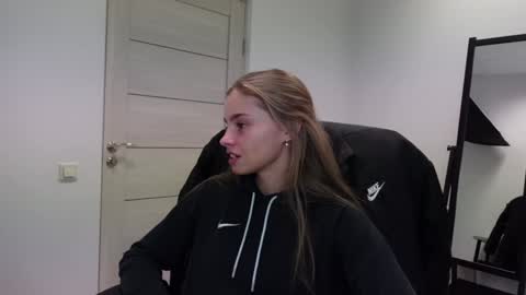 Snapshot of abby_laker chatting on 01.01.25 ABBY LAKER online show from 01.01.25