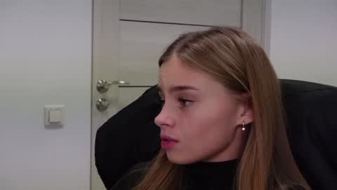 Snapshot of abby_laker chatting on 01.11.25 ABBY LAKER online show from 01.11.25