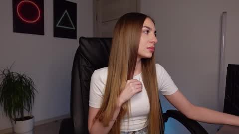 Snapshot of abby_laker chatting on 02.27.25 ABBY LAKER online show from 02.27.25